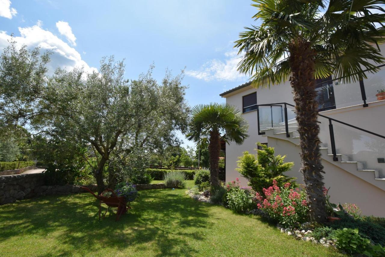 Apartments Aki Малинска Экстерьер фото
