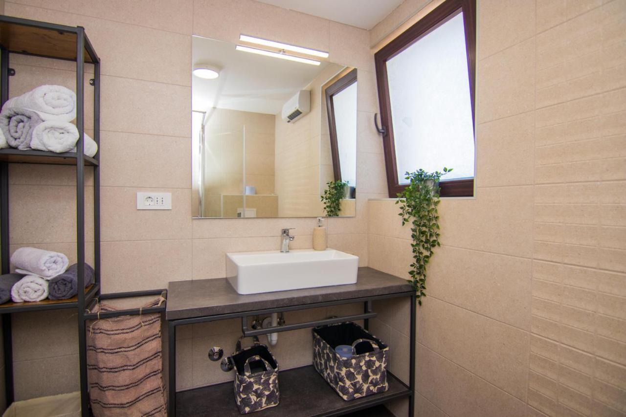 Apartments Aki Малинска Экстерьер фото