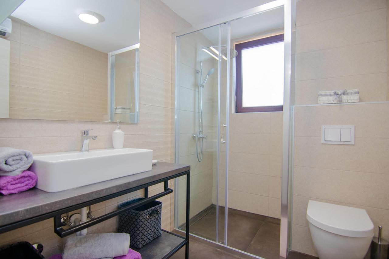 Apartments Aki Малинска Экстерьер фото