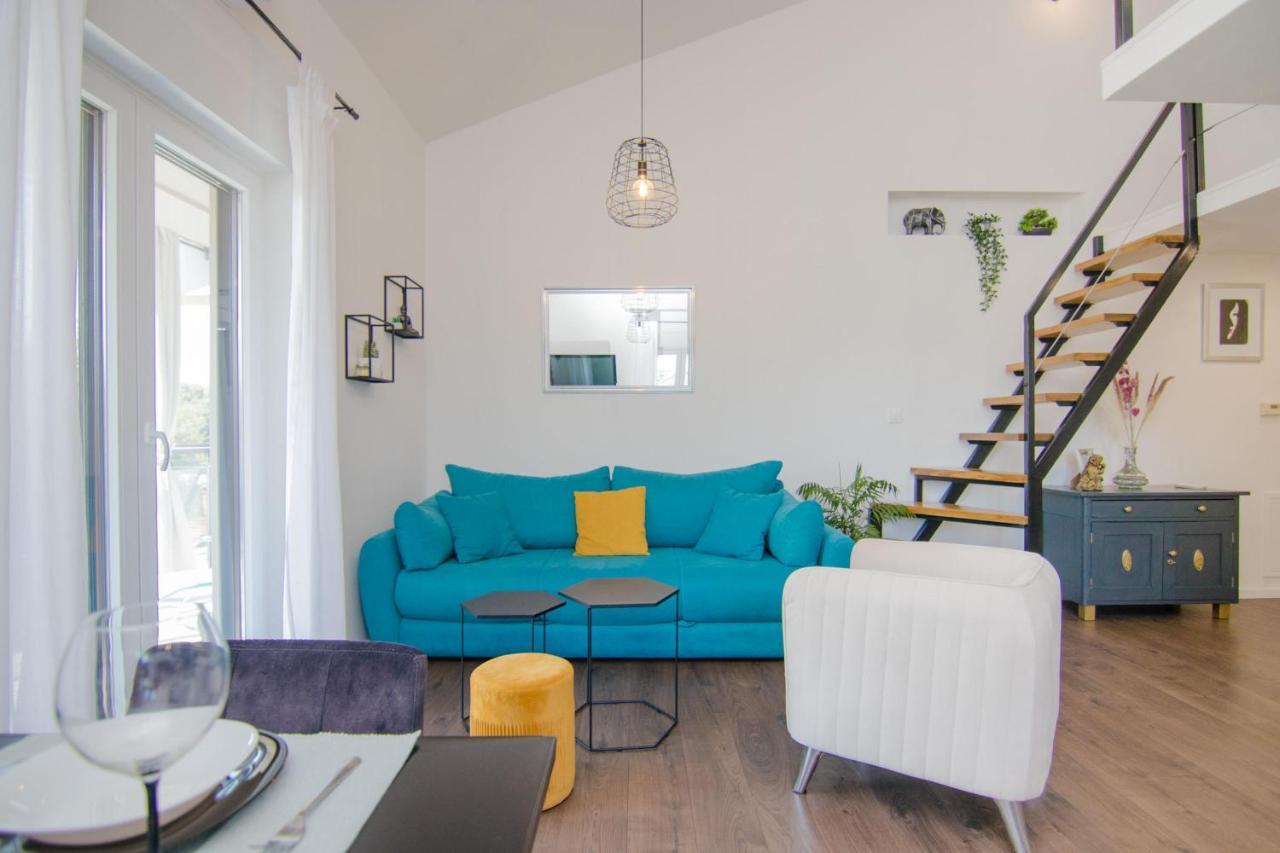 Apartments Aki Малинска Экстерьер фото