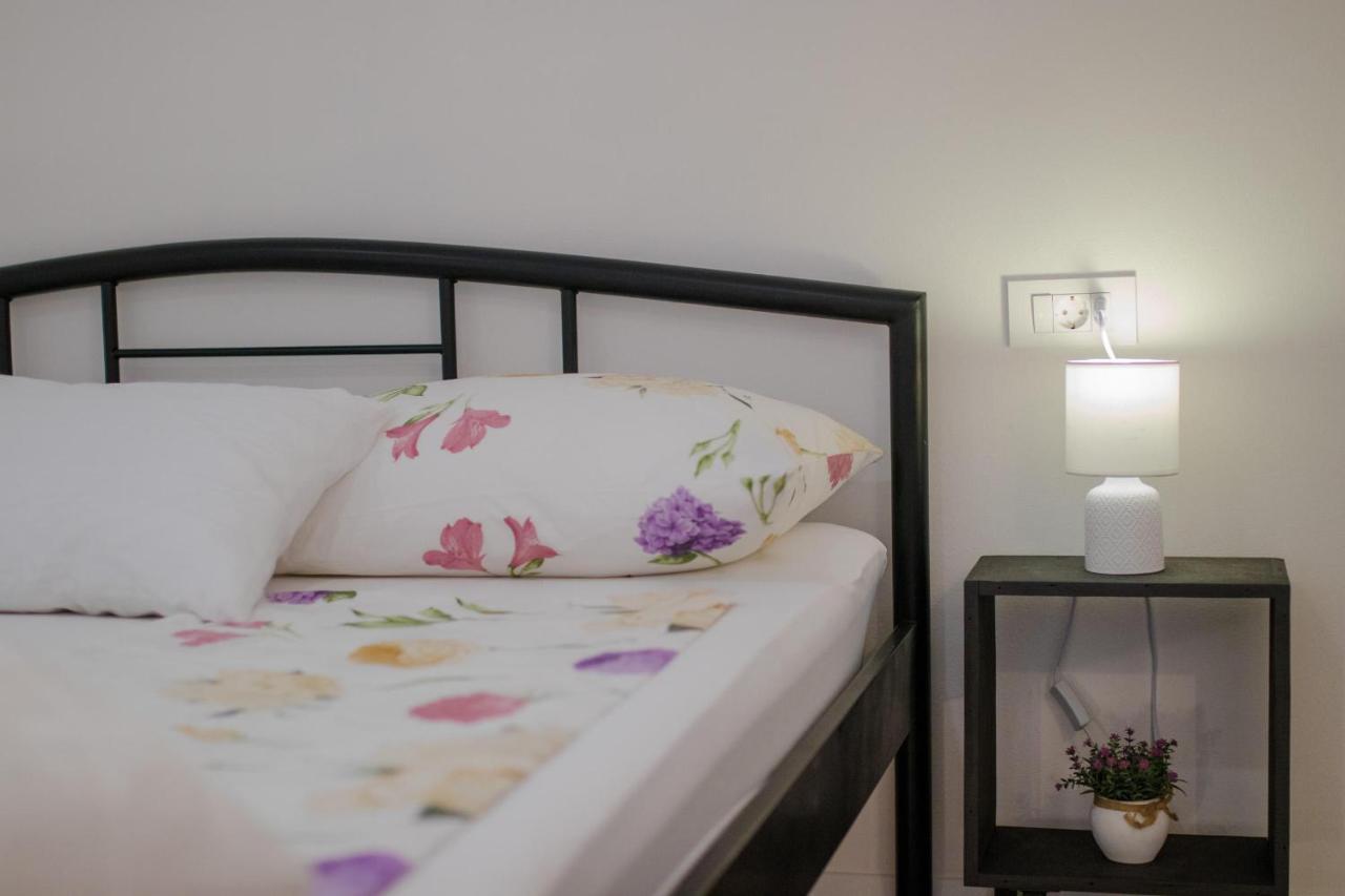 Apartments Aki Малинска Экстерьер фото
