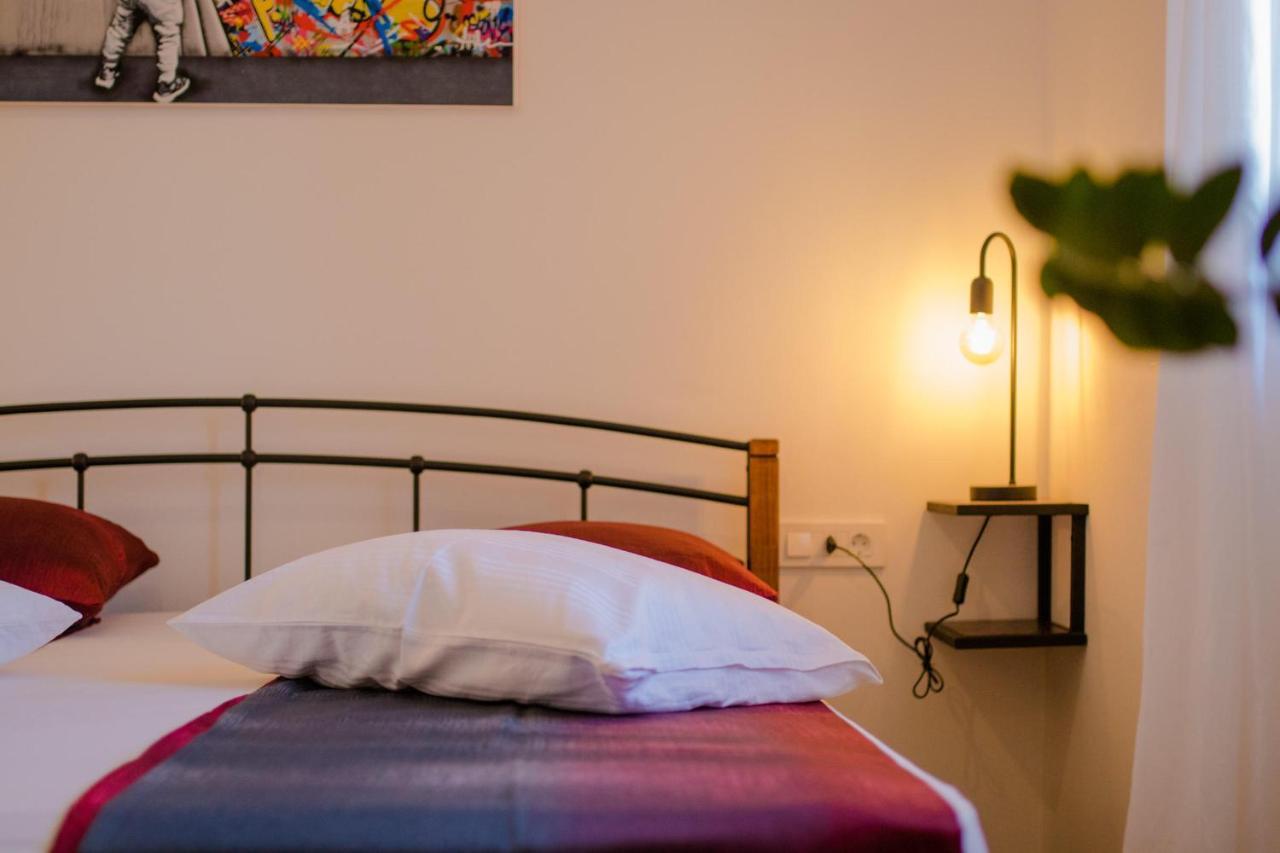 Apartments Aki Малинска Экстерьер фото